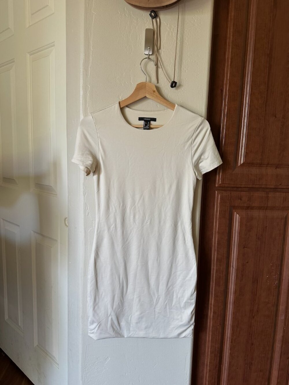 Forever 21 Women's Cream Ribbed Bodycon Midi Dress  Size M